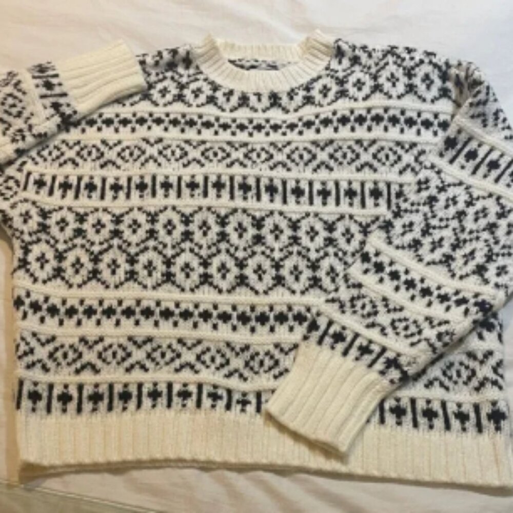 NWOT American Eagle chunky black / white knit sweater size m